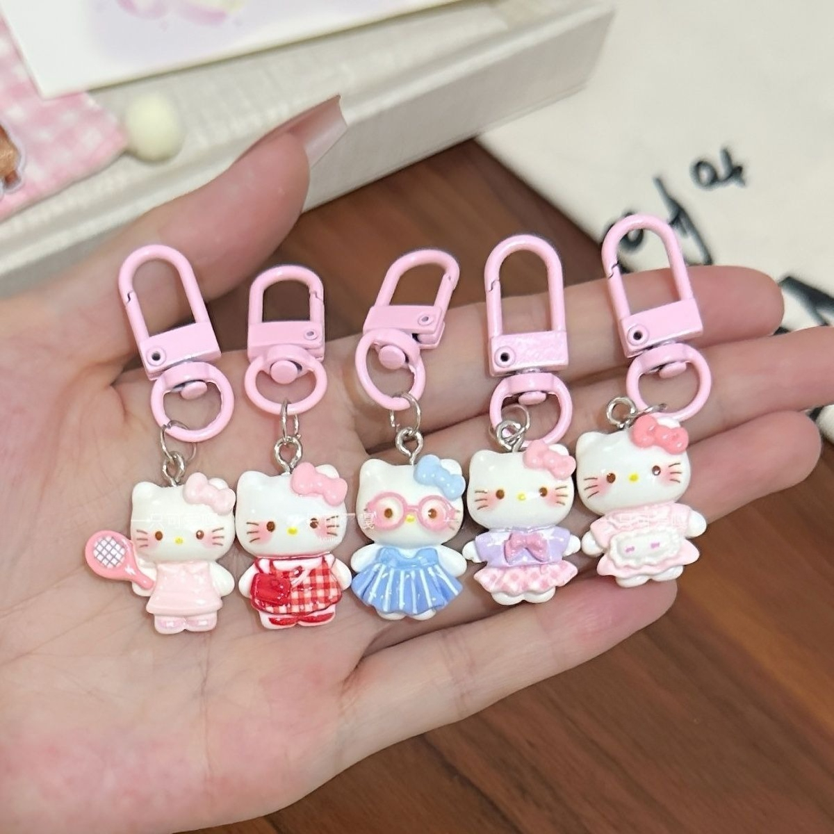 Cute Plaid Skirt Hello Kitty P - Phone Accessories Charms reseña y precio