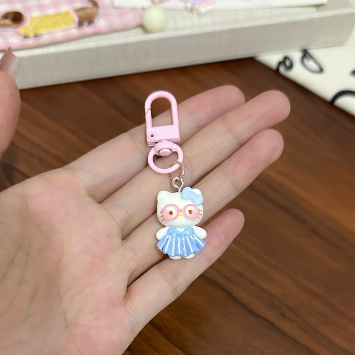 Cute Plaid Skirt Hello Kitty P - Phone Accessories Charms reseña y precio