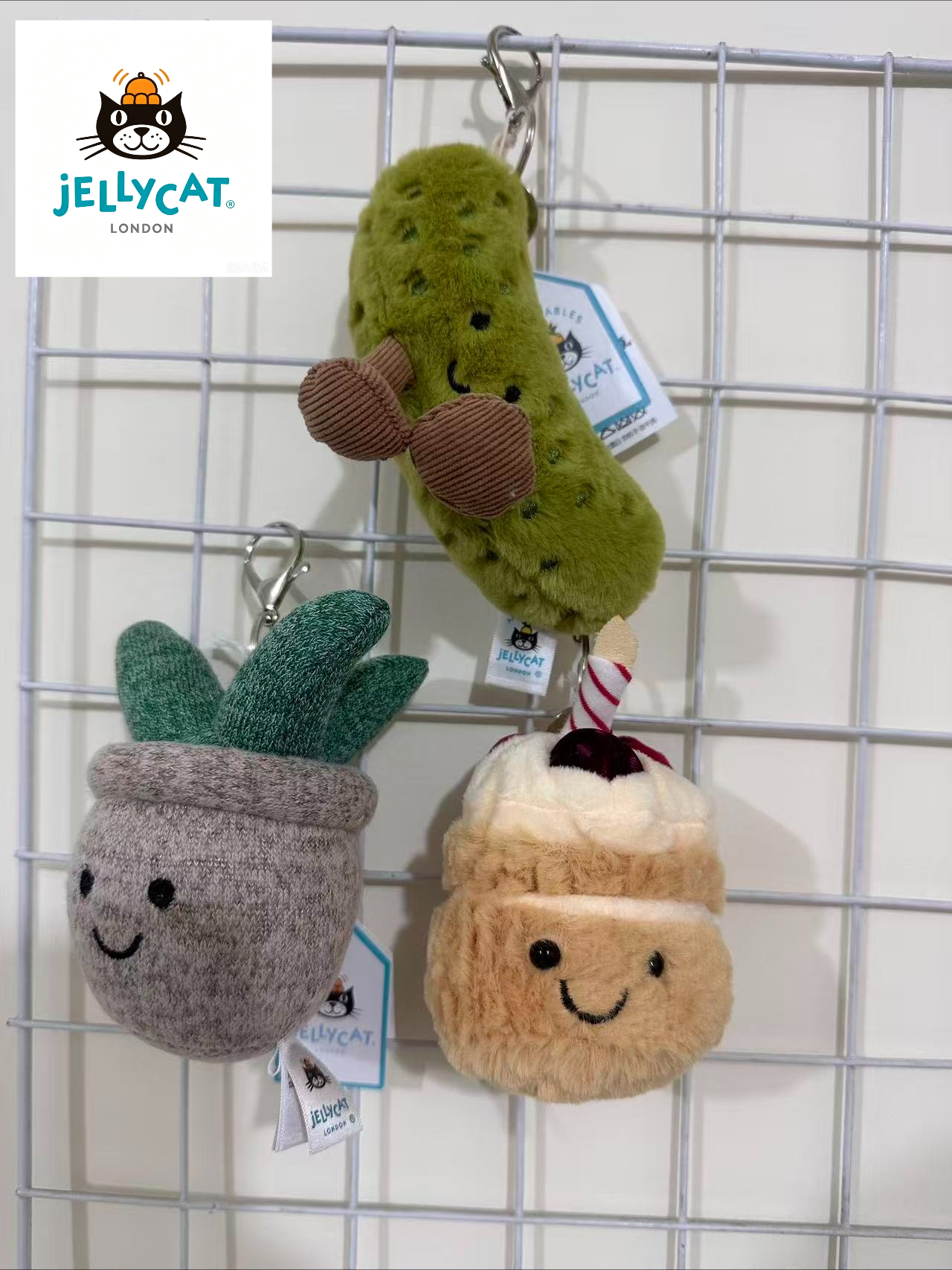 2026  JC brand plush toy keych - Phone Accessories Charms reseña y precio
