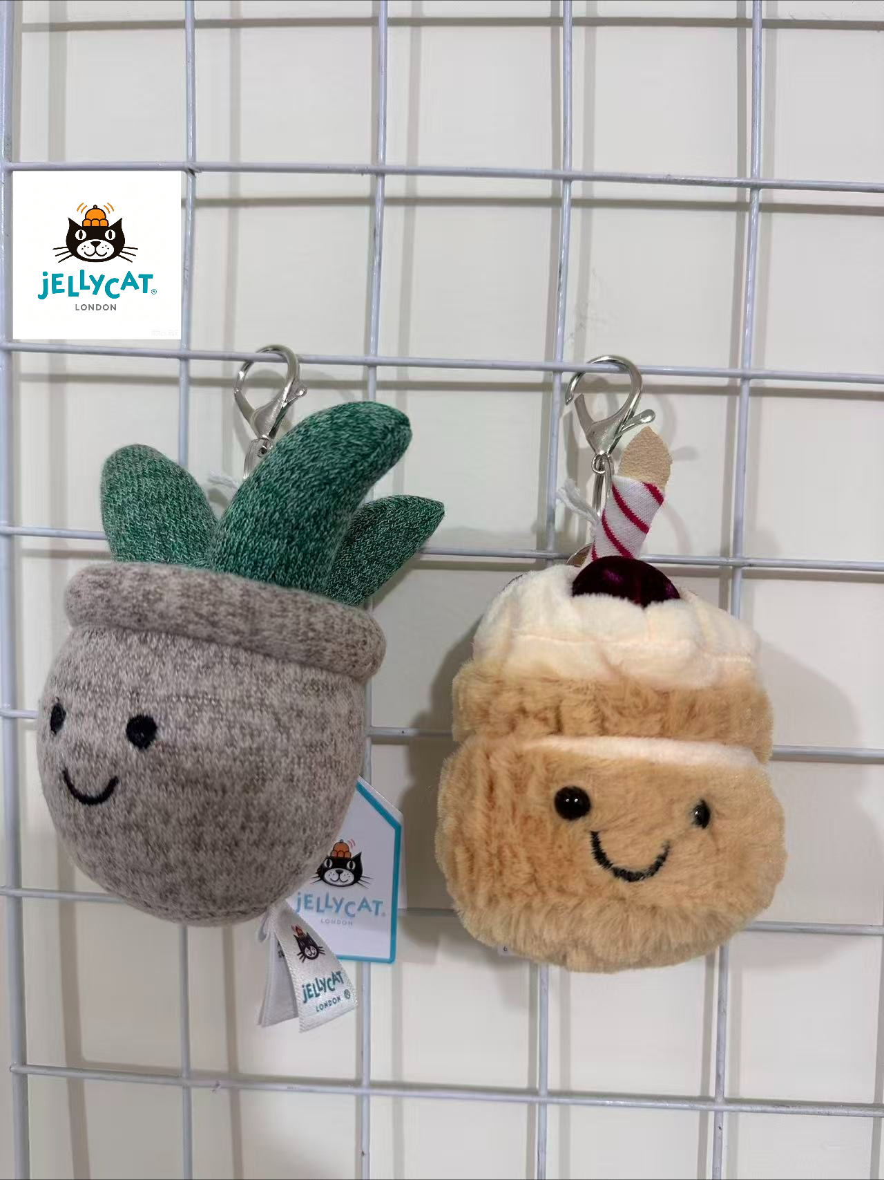 2026  JC brand plush toy keych - Phone Accessories Charms reseña y precio